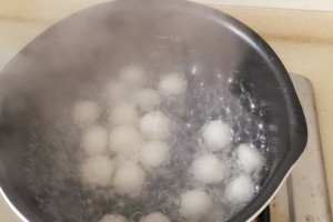 你會(huì)煮湯圓嗎是什么意思