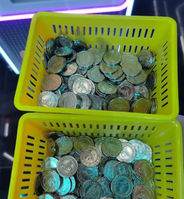 贵人吐游戏币