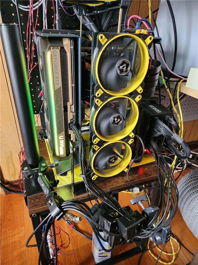 ‌玩家自制RTX 5090过流保护系统