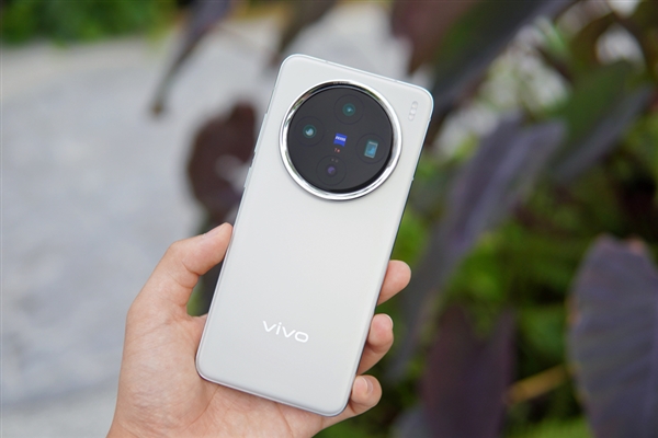 ?vivo X300 Pro影像旗艦細節(jié)曝光：蔡司2億長焦四項突破