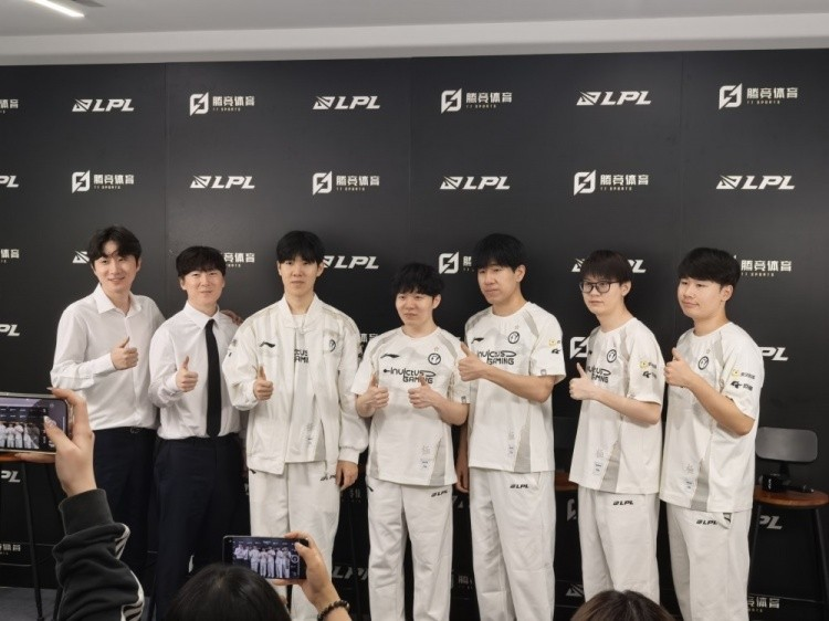 ‌iG锁定S15全球总决赛席位 将与T1上演入围赛巅峰对决