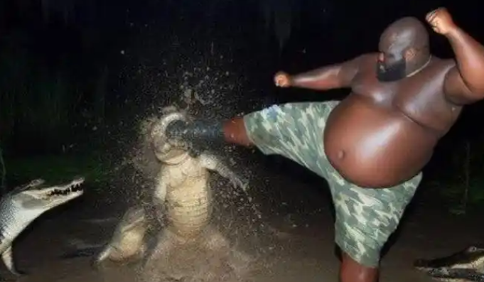 鳄鱼VS黑人
