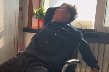 雷霆坐姿是什么意思