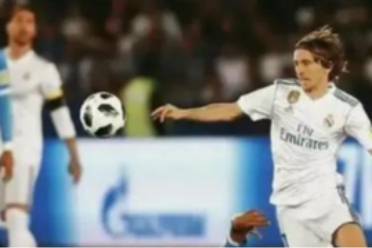 你刚刚说了足球?是什么意思