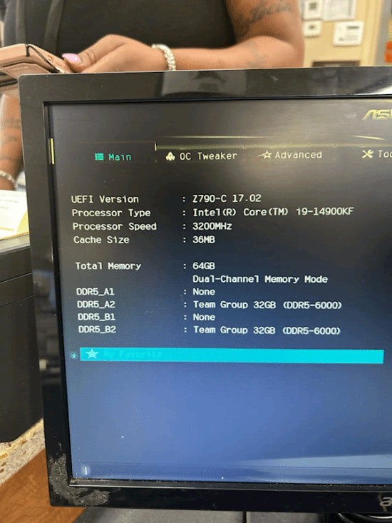 ‌存储市场剧烈波动促神级交易：玩家超低价入手豪华游戏主机