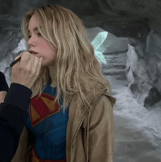 ‌《超女》银幕新篇章：时尚英雄形象与2026年上映倒计时