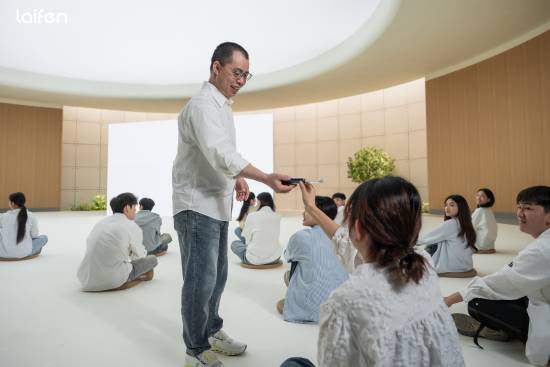 ‌徕芬发布会现场设计陷入《周处除三害》场景争议