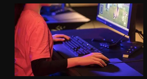 ‌游戏行业新机遇：陪玩与家庭教师成新兴职业选择‌