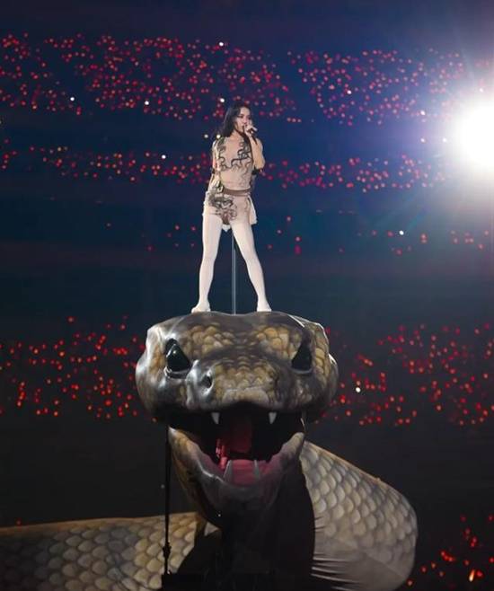 蔡依林台北巨蛋演唱会惊艳开演 高悬蛇首演绎《美杜莎》