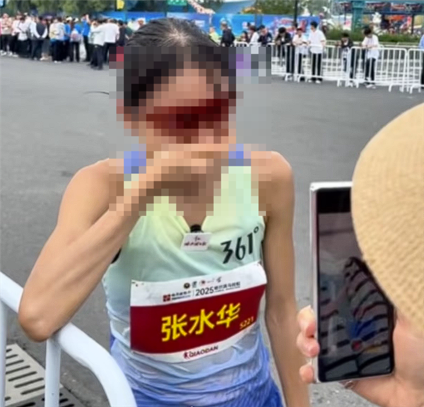 ‌网红跑者“最快女护士”张水华宣布辞职引关注