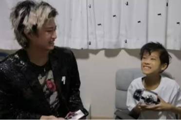 ‌音乐战“白”：一位摇滚乐手的五年重生之路