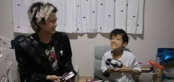 ‌音乐战“白”：一位摇滚乐手的五年重生之路