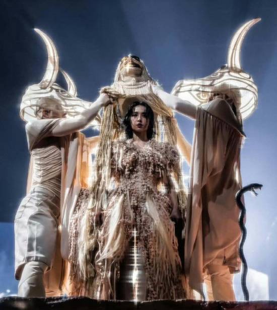 蔡依林巡演“机械蛇”引争议：艺术构想与观众感知之间‌