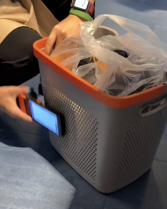 海底捞“扫盘计价”黑科技上线 自助火锅结账进入秒算时代‌