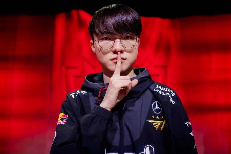 faker嘘声手势是什么意思