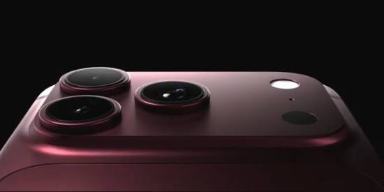 爆料揭秘iPhone 18 Pro前瞻：激进屏下技术与自研芯片引领变革