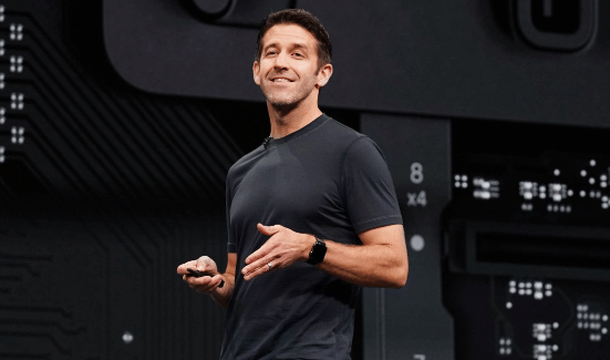 硬件主管特努斯成苹果下一任CEO热门人选