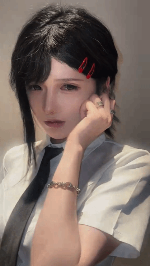 COSER佑真继蒂法出圈后再扮东山小红 多角色驾驭引关注