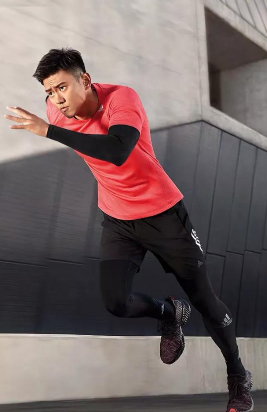 皮鞋与跑鞋,清茶与酒,安稳与自由