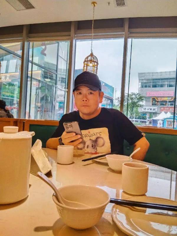 “表情包顶流”小胖20年后:淡出网红滤镜,回归凡人之旅