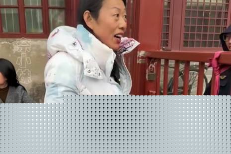 我是女皇，你们不懂请让道是什么意思