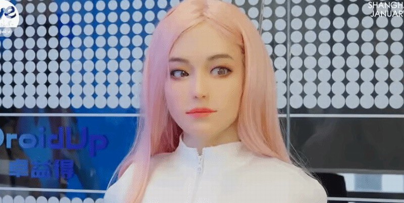 ‌国产全生物识别机器人Moya亮相，仿生体温触感引关注