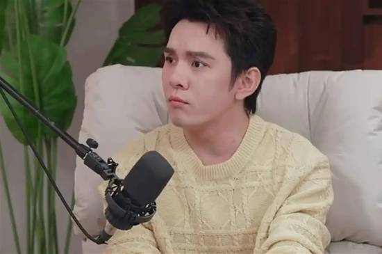 李佳琦在最新播客中分享情感经历 坦承低谷阶段曾获助理温暖相伴
