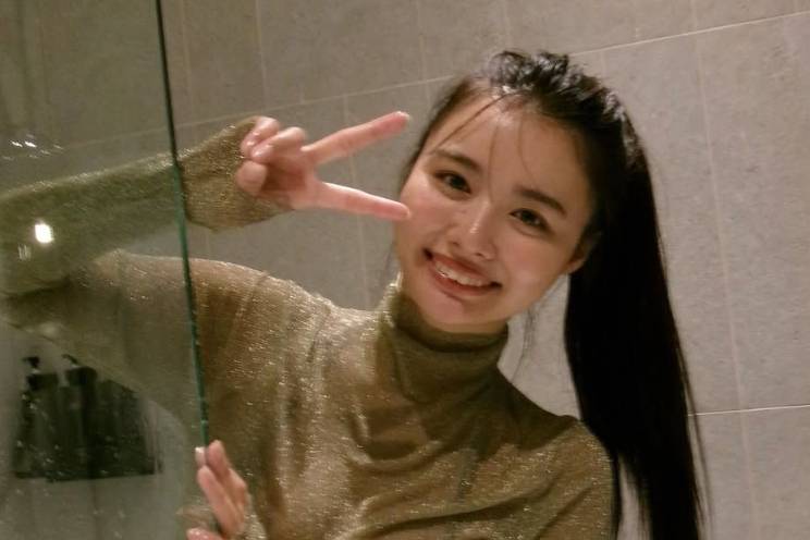 写真偶像晒胸片引网友热议 关注焦点从“健康”转向“轮廓”