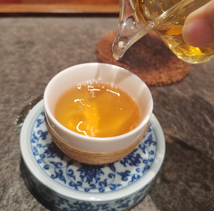 干了这杯乌龙茶