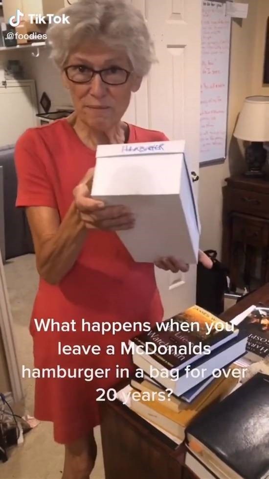 ‌麦当劳餐品保存20年未腐 网友热议速食防腐特性