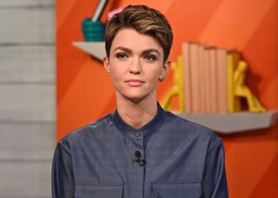 女星指控Katy Perry 20年前性侵，对方否认称绝对虚假