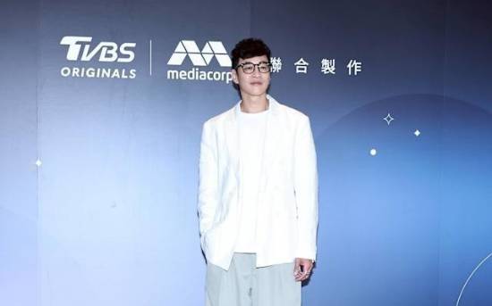 何润东回应意外翻红，直言当下专注导演事业