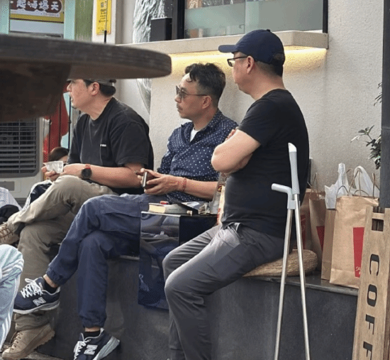 汪涵频因公开嚼槟榔引热议，被指助长风气